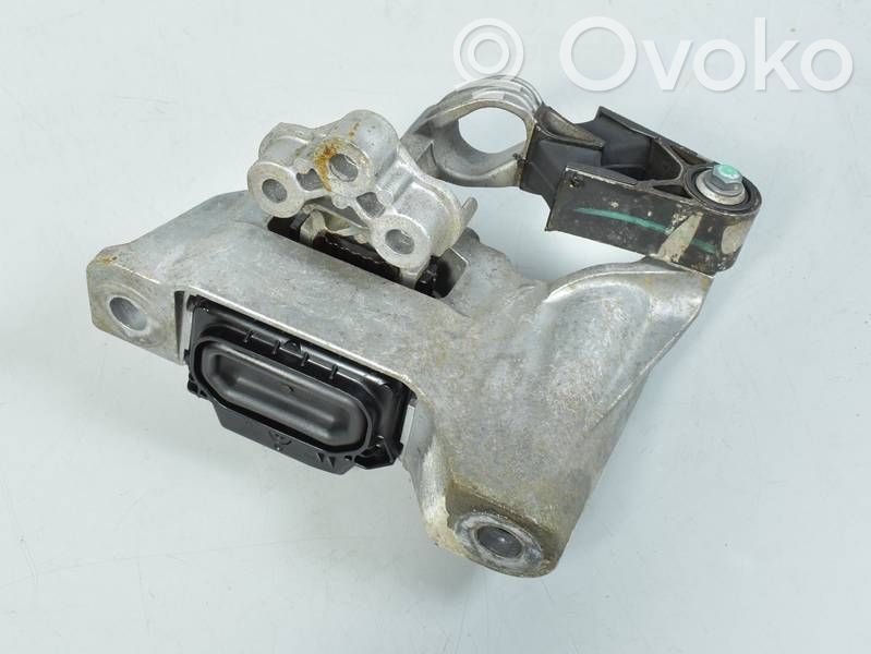 Ford Focus Engine mounting bracket 
