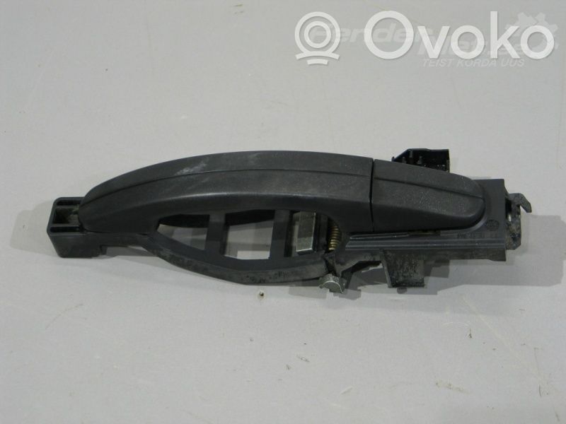 Ford Focus Etuoven ulkokahvan kehys 