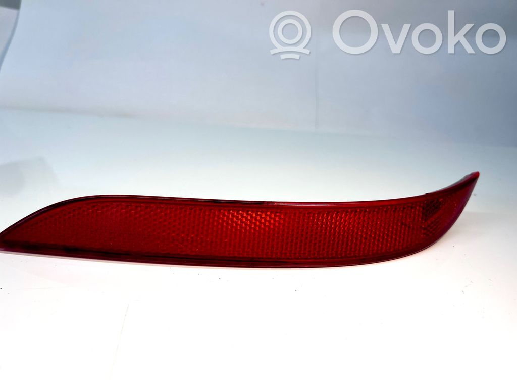 Rear tail light reflector   6915039,63146915039