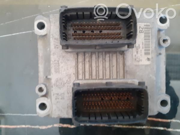 Unidad de control/módulo del motor   09115112,0261206074