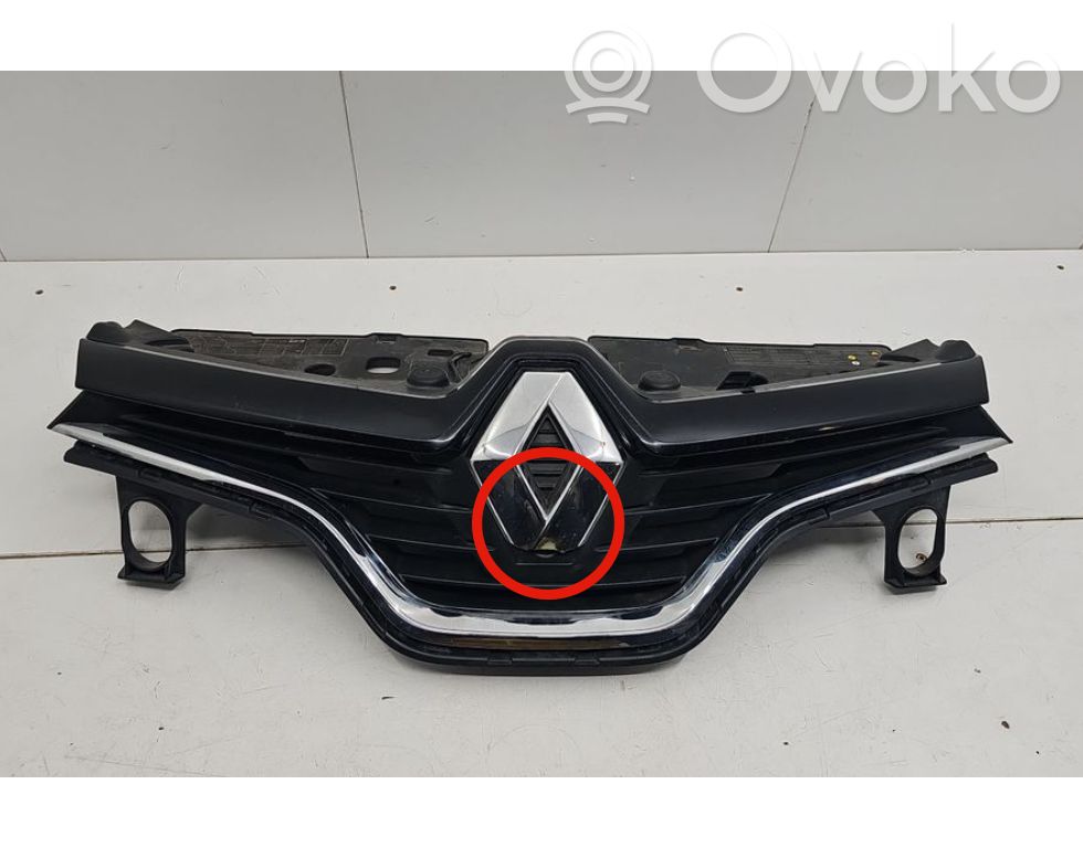 Renault Captur Front grill 