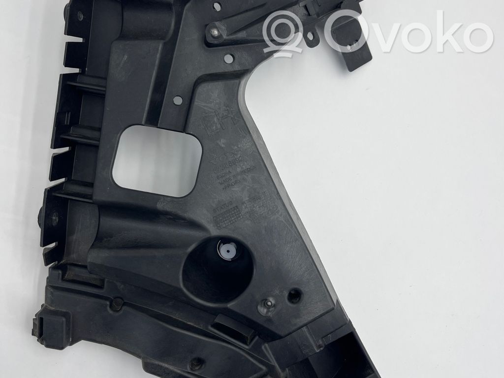 Volvo XC40 Uchwyt / Mocowanie zderzaka tylnego 