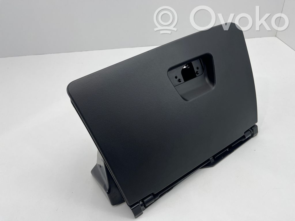 Glove box   7043938,7046742,85F010306