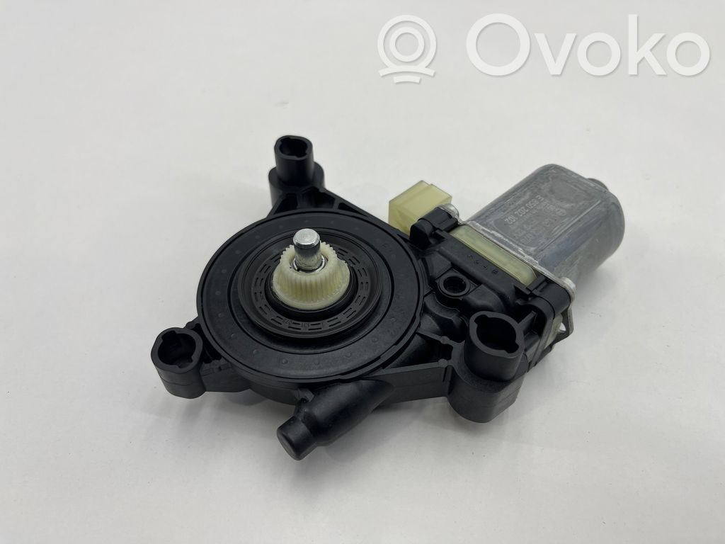 Silnik regulatora szyby drzwi przednich   5Q0959802C,29102024