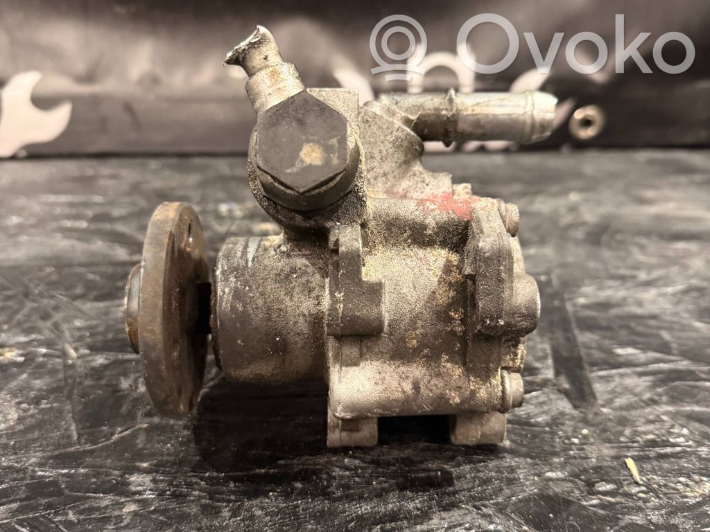Ohjaustehostimen pumppu   32416777321