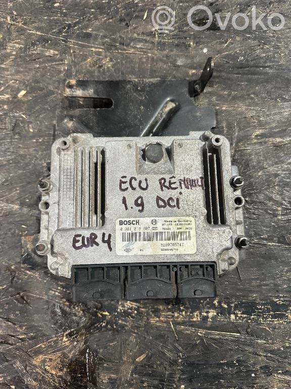 Volkswagen Golf V Unitate/modul de control motor 
