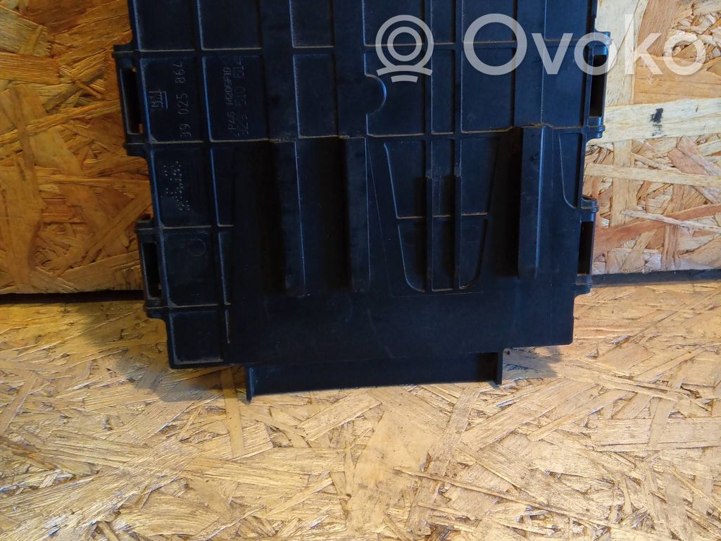 Opel Astra K Engine control unit holder 