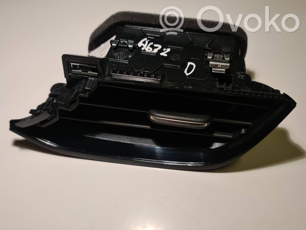 Opel Corsa F Boczna kratka nawiewu deski rozdzielczej 