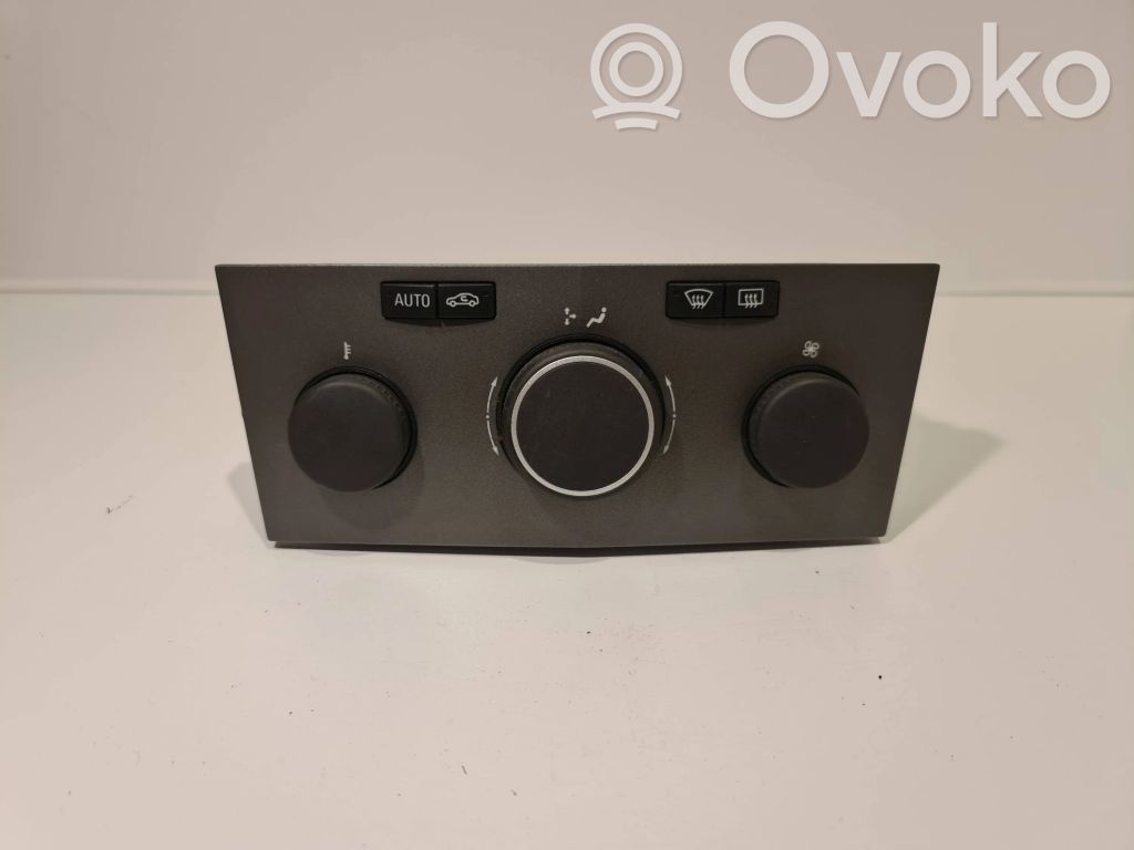 Opel Astra H Climate control unit 