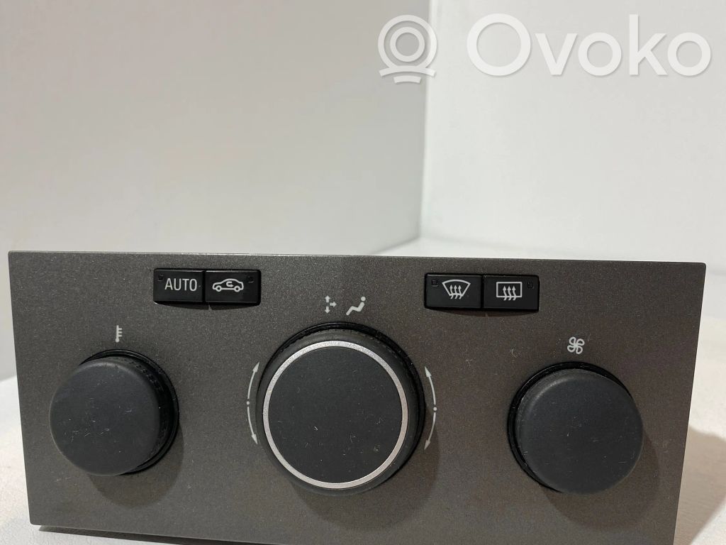 Opel Astra H Climate control unit 