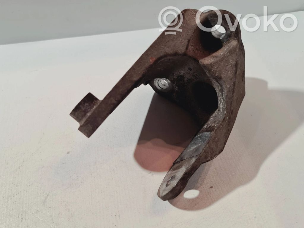Engine mounting bracket   13228287