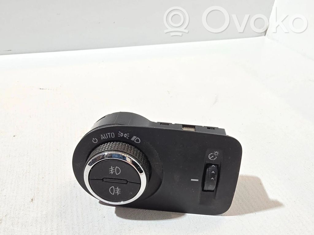 Opel Zafira C Light switch 