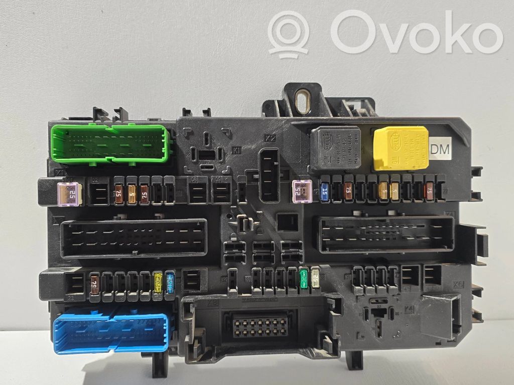 Opel Astra H Módulo de fusible 