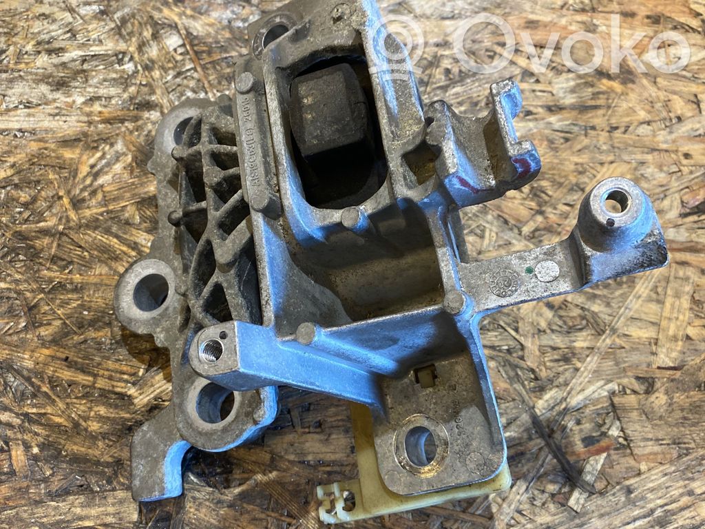 Opel Astra K Engine mount bracket 