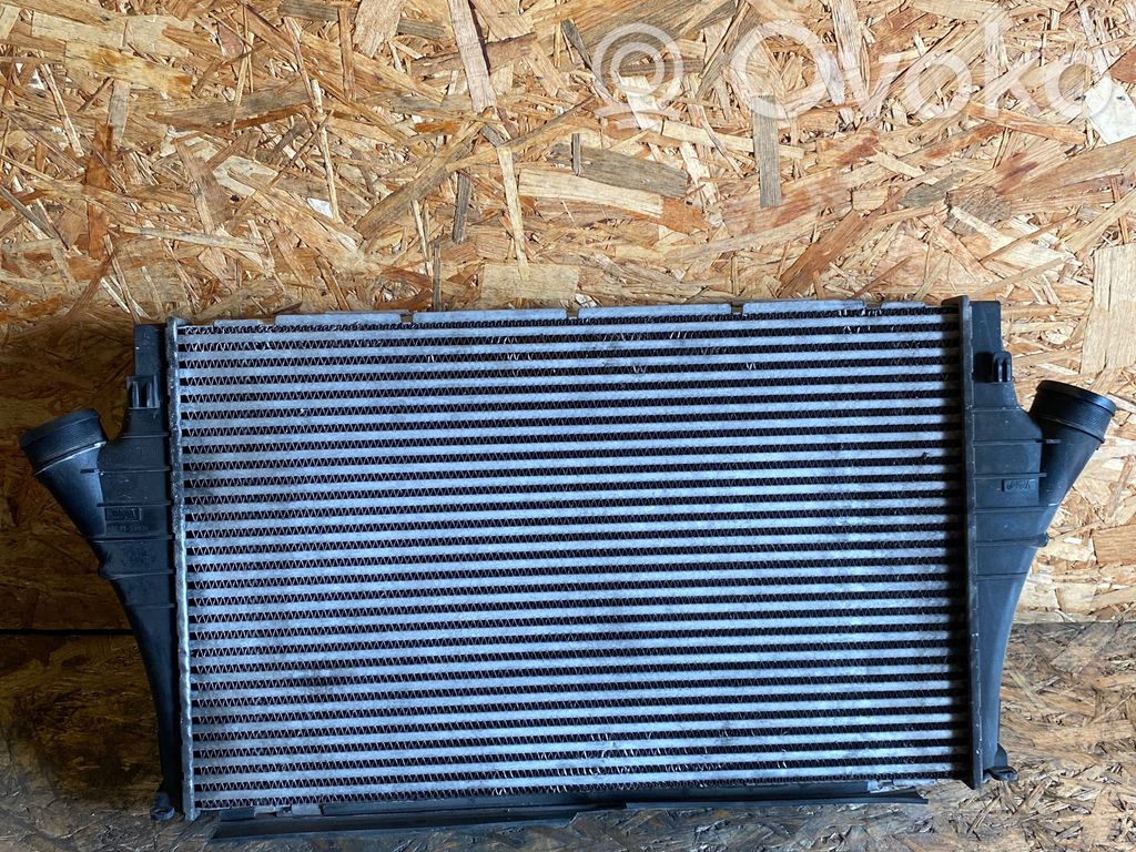 Chłodnica powietrza doładowującego / Intercooler   13183783,877285Q,880582L