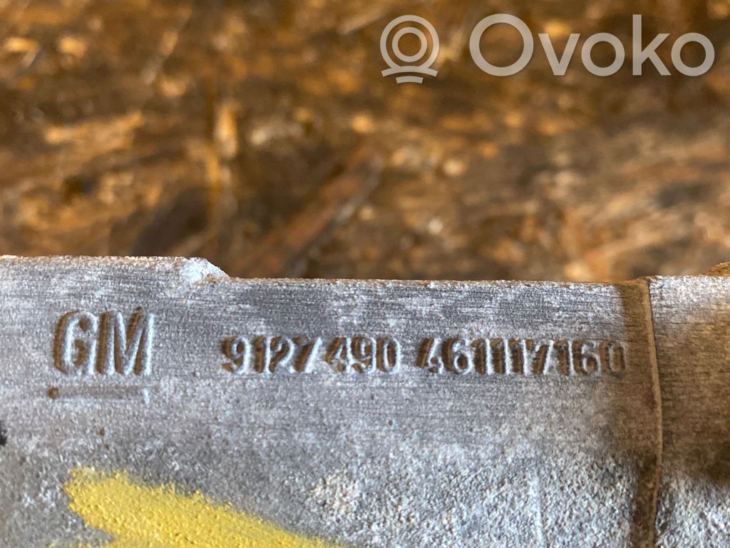 Opel Tigra B Engine mounting bracket 