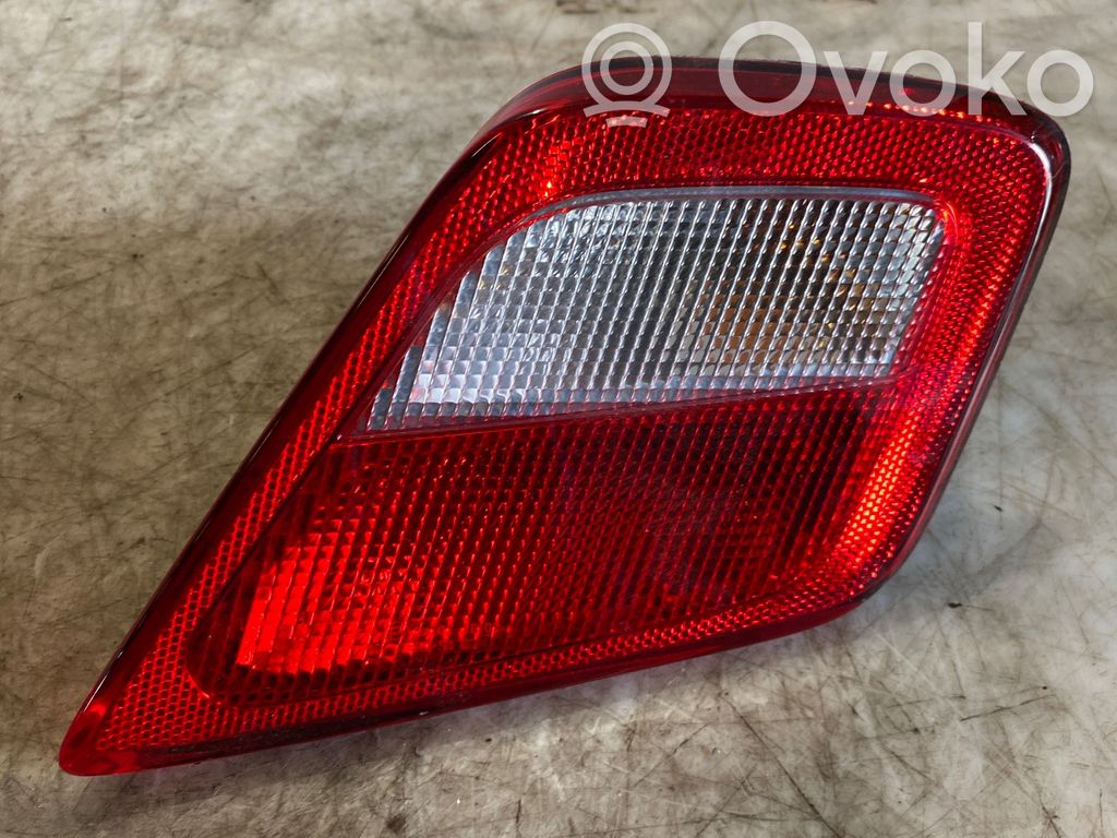 Lampy tylnej klapy bagażnika   13483119,2VA01134102