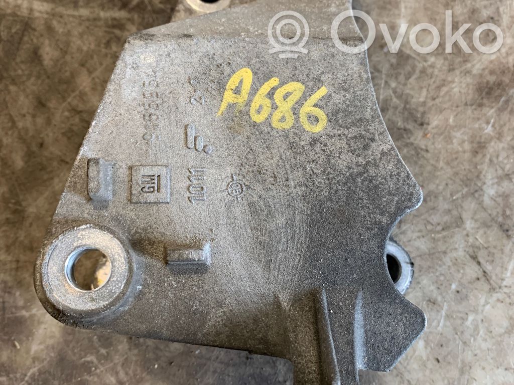 Opel Signum Engine mounting bracket 