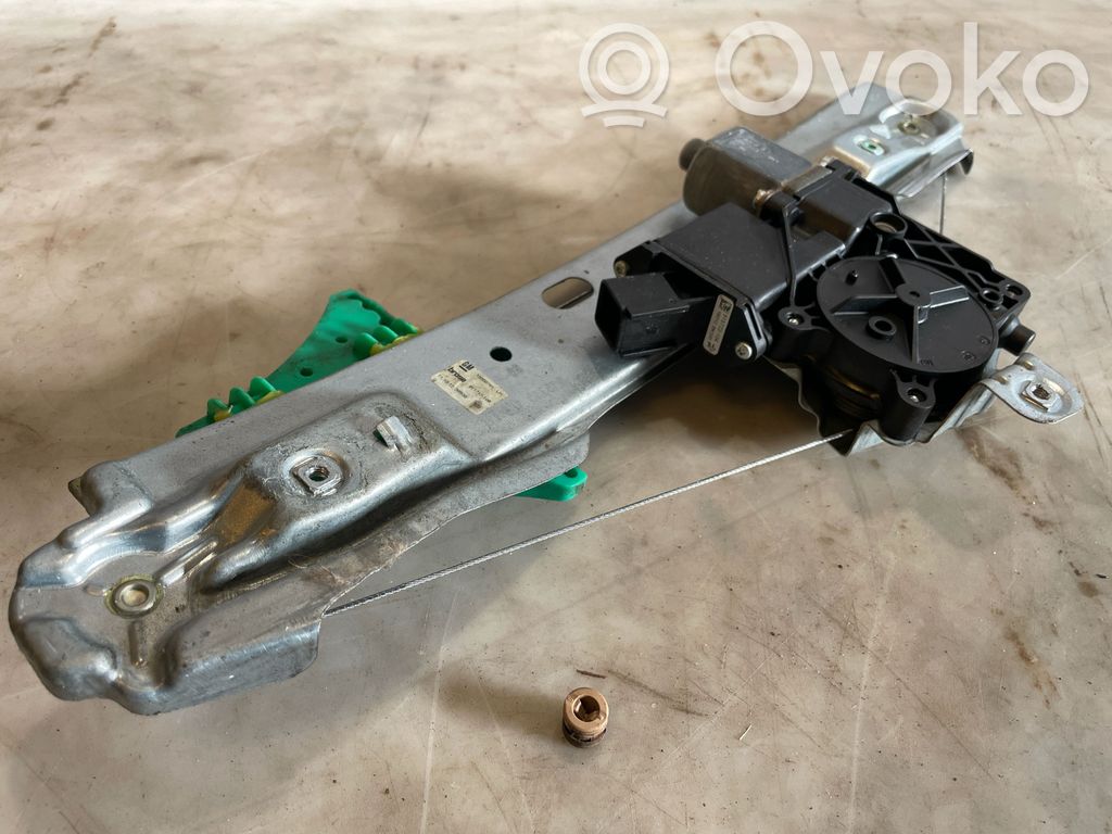 Opel Astra J Elektryczny podnośnik szyby drzwi tylnych 