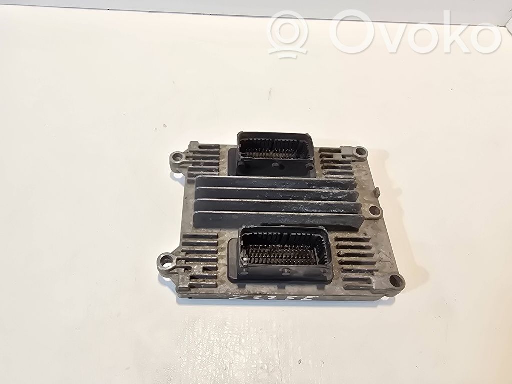 Opel Zafira A Variklio valdymo blokas 