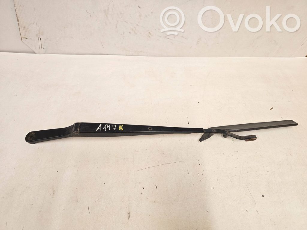 Opel Frontera B Front wiper blade arm 