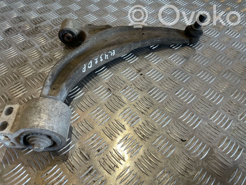 Opel Astra J Рычаг 