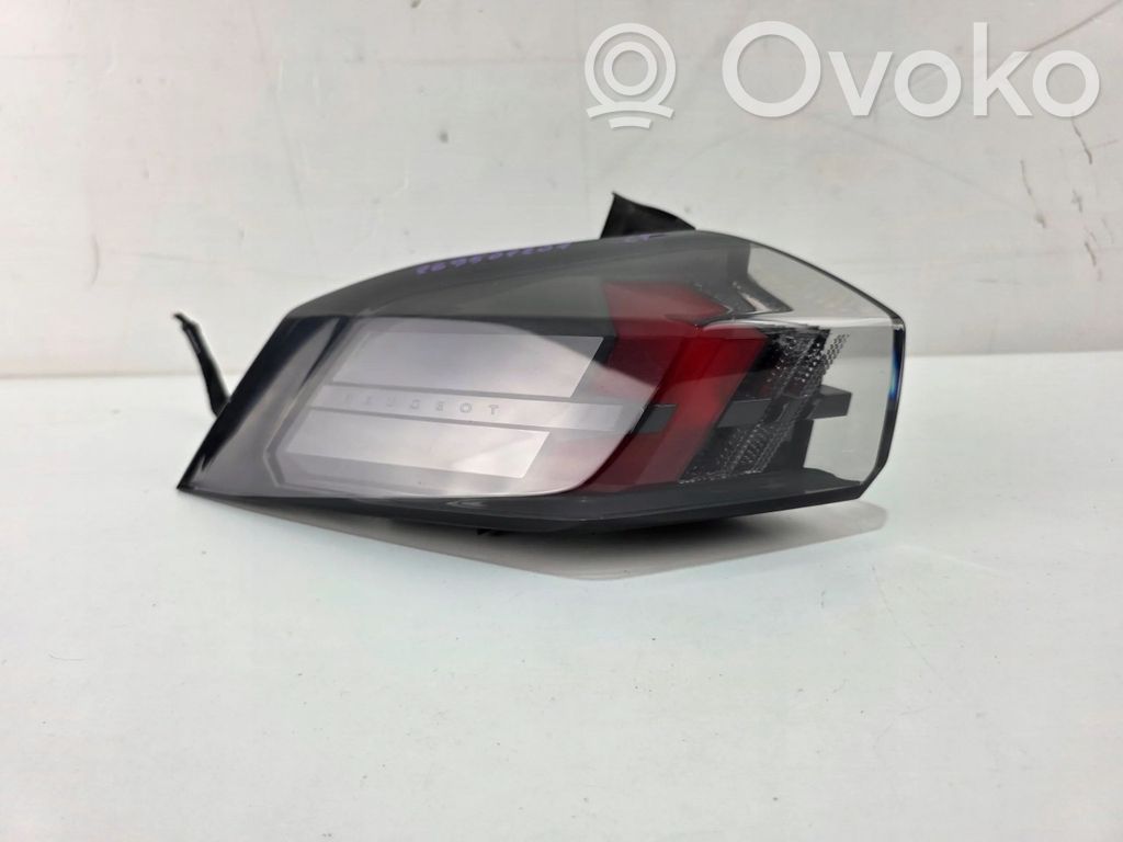 Peugeot 2008 II Lampa tylna 
