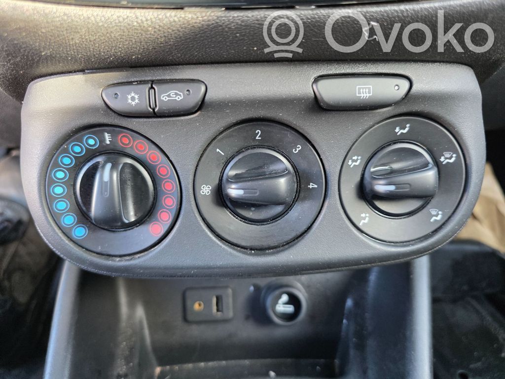 Opel Corsa E Climate control unit 