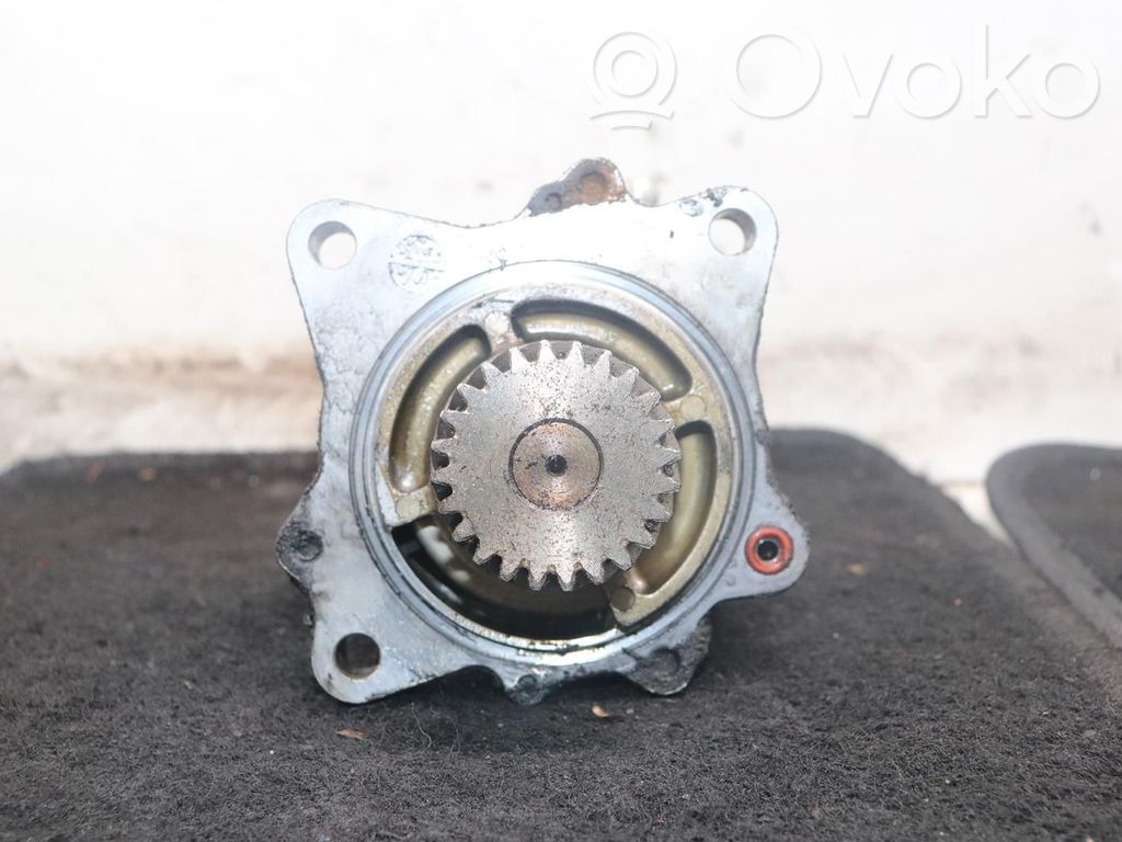 Opel Monterey Vacuum pump 