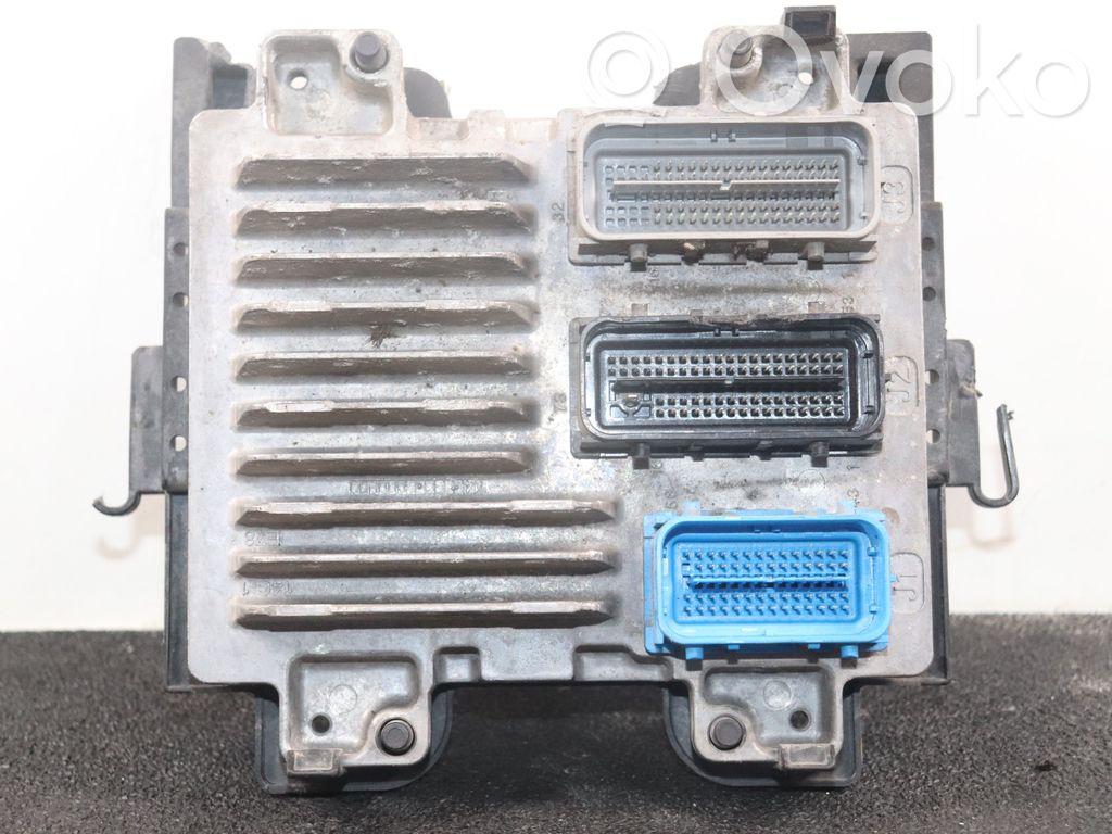 Opel Corsa E Variklio valdymo blokas 