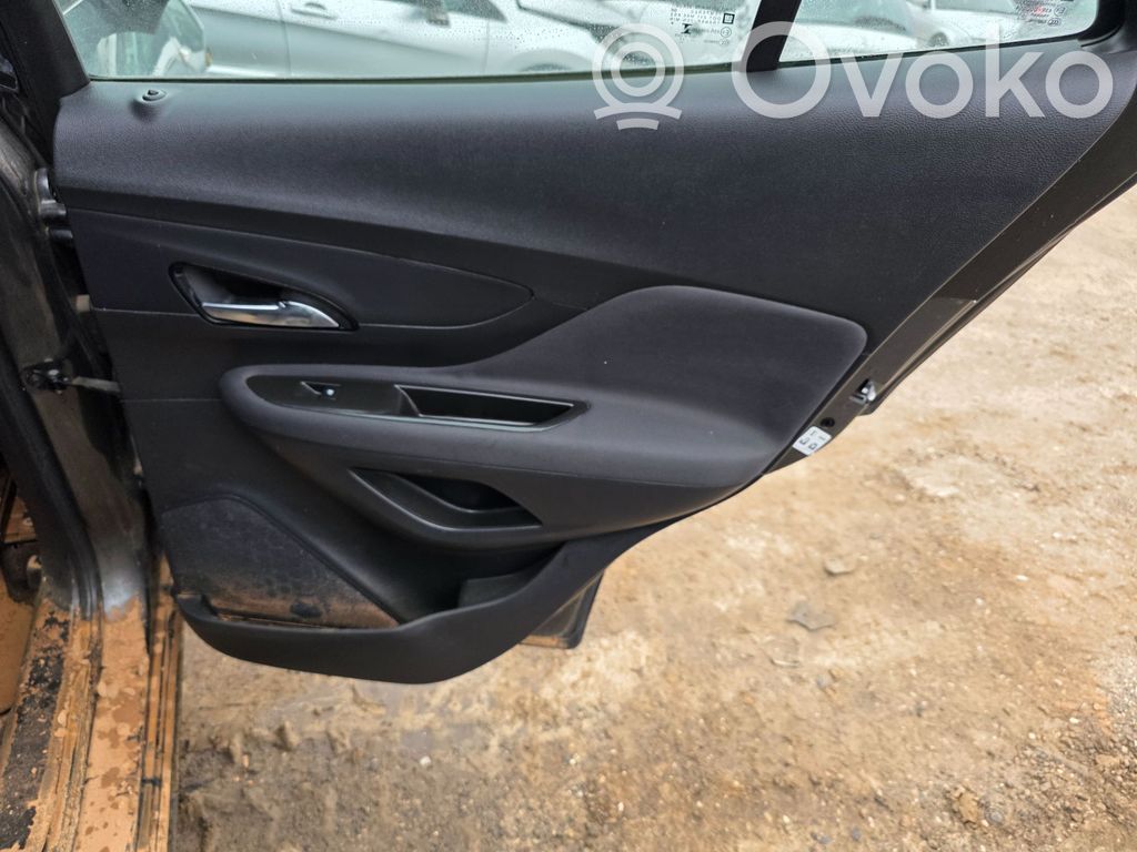 Opel Mokka Boczki / Poszycie drzwi tylnych 