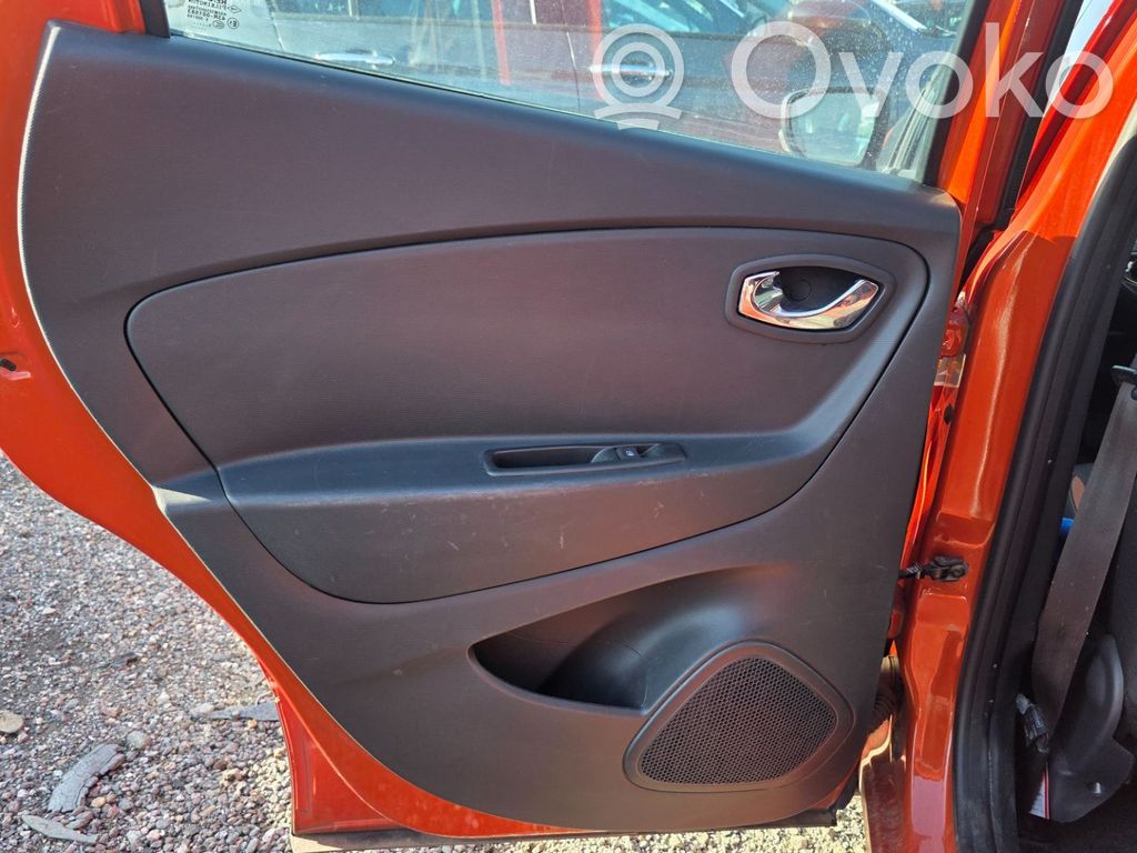 Renault Captur Boczki / Poszycie drzwi tylnych 