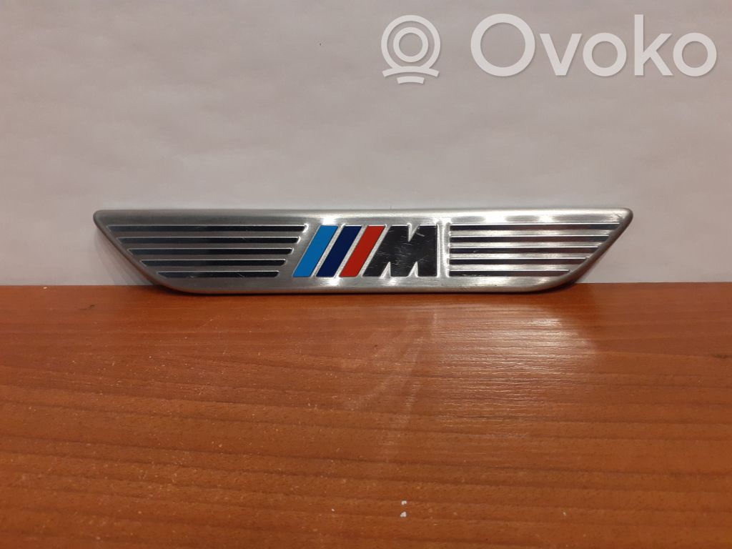 BMW X5 E70 Galinio slenksčio apdaila (išorinė) 