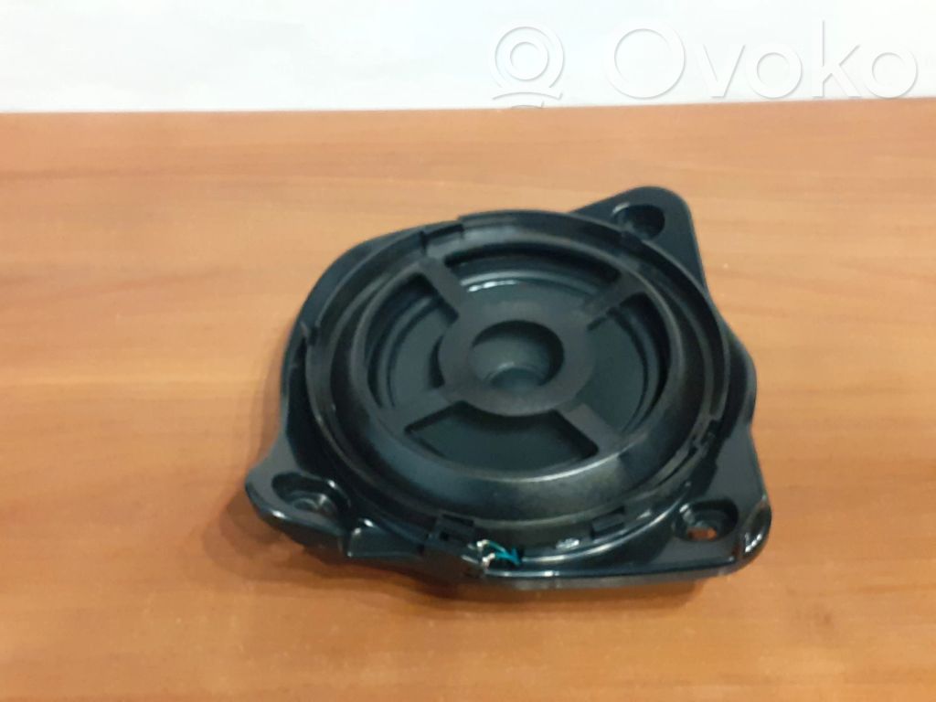 Mercedes-Benz GLC X253 C253 Front door speaker 