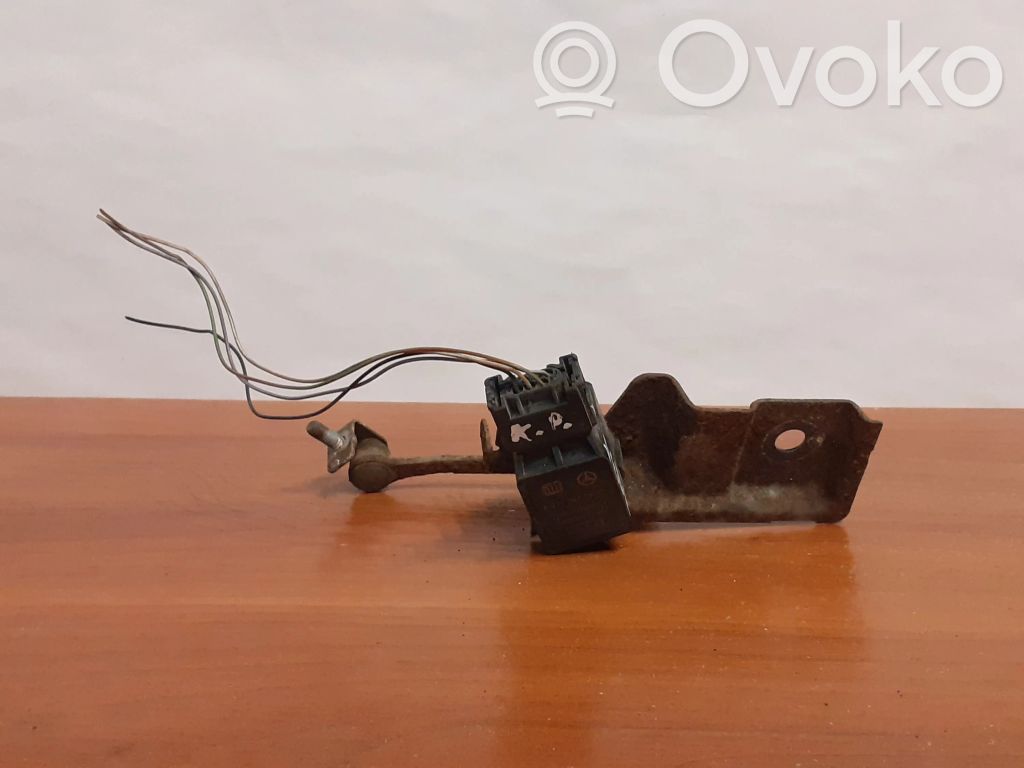 Mercedes-Benz S W220 Ajovalon korkeusanturi 