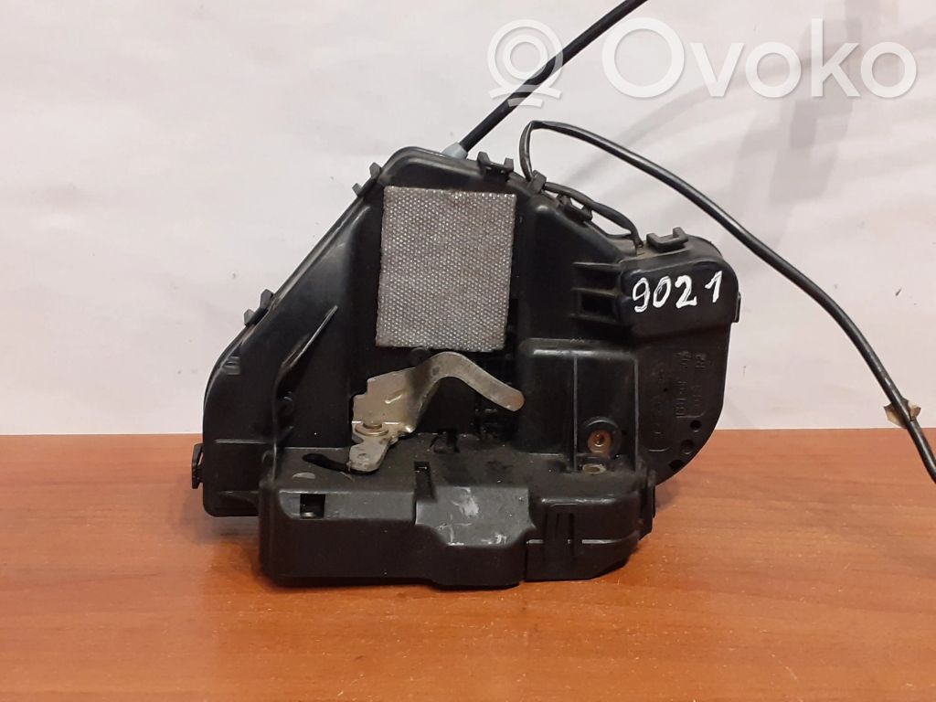 Mercedes-Benz E W211 Takaoven lukko 