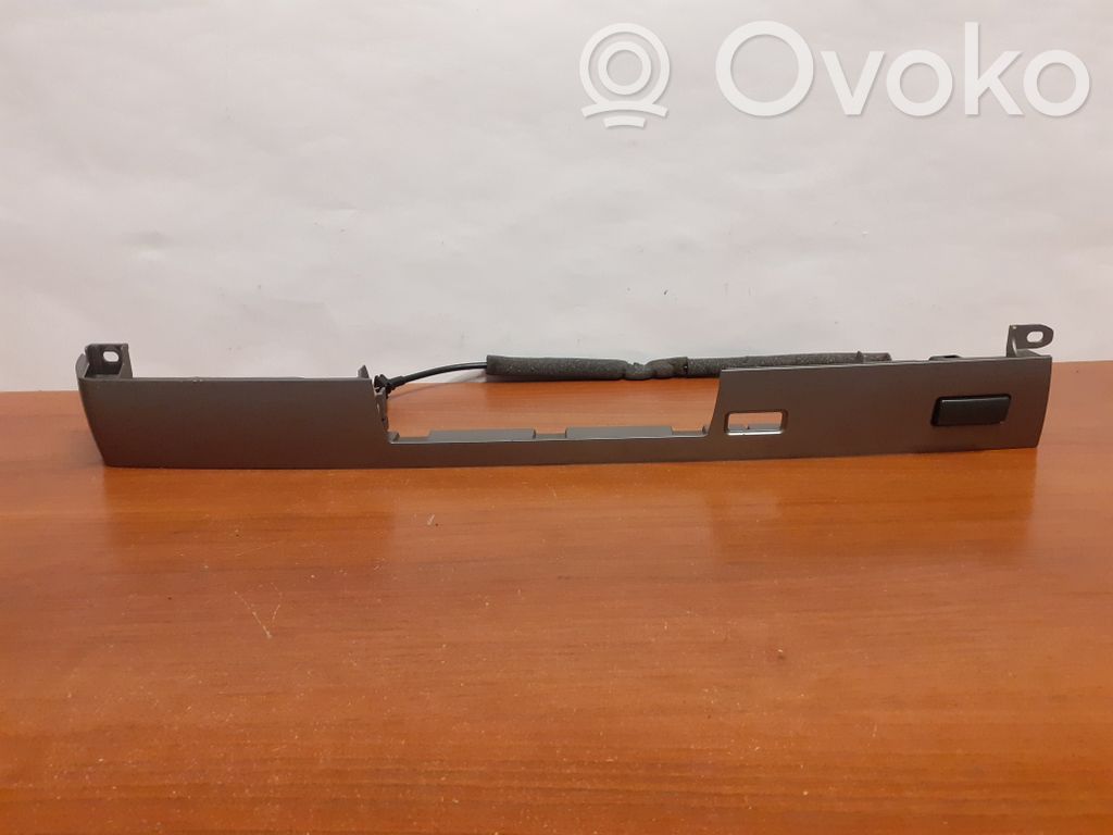 BMW 7 E65 E66 Dekoratyvinė apdailos juostelė 