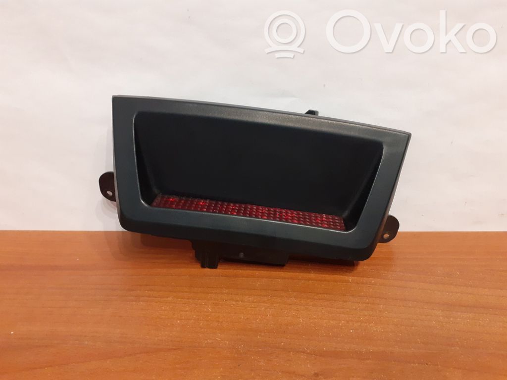 Chrysler 300 - 300C Third/center stoplight 