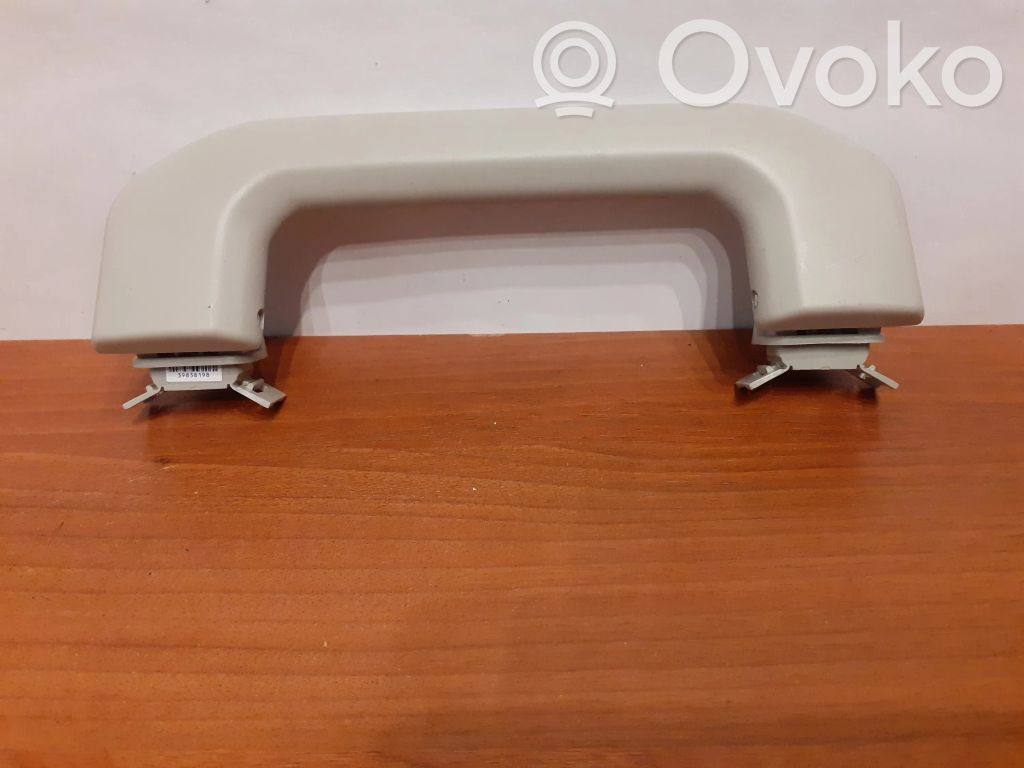 Volvo XC40 Rankenėlė priekinė 