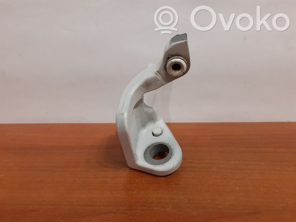 Priekšpusē augšējā vira (eņģe)   10197,BK21V22811AH