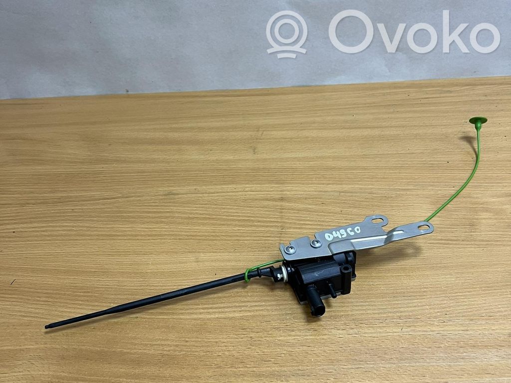 BMW X6 E71 Motorino del tappo del serbatoio del carburante 