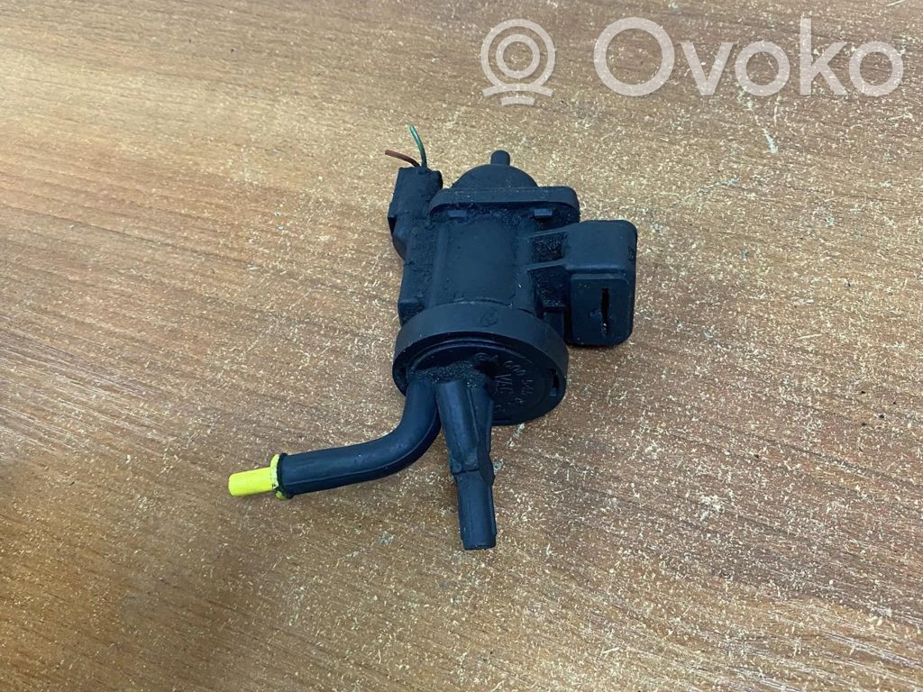 Mercedes-Benz C W203 Engine mount vacuum valve 