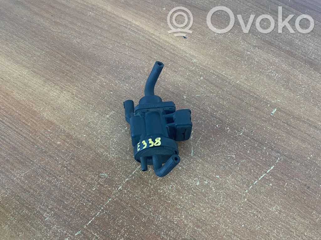 Mercedes-Benz C W203 Dzinēja spilvena vakuuma vārsts 