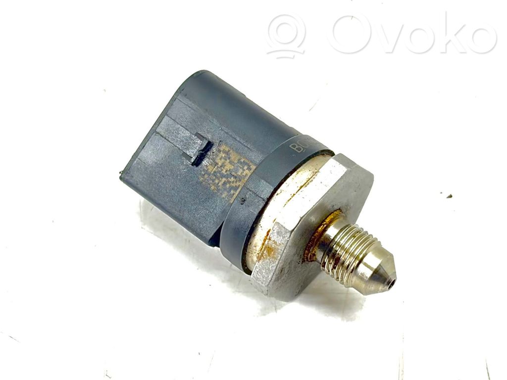 BMW 7 F01 F02 F03 F04 Sensor de presión de combustible 