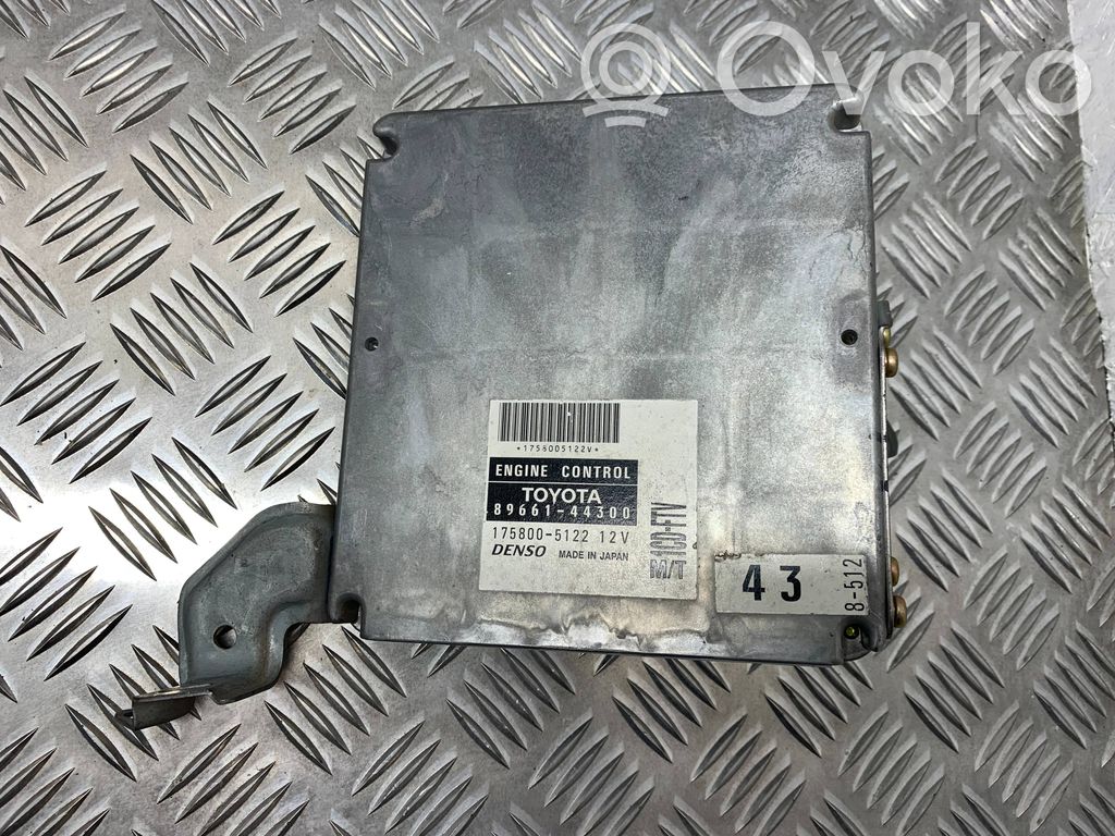 Toyota Avensis Verso Engine control unit/module 