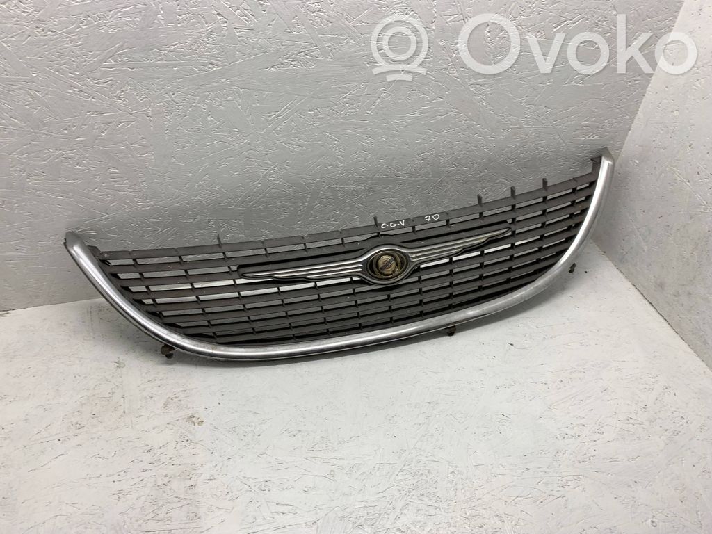 Chrysler Grand Voyager IV Front grill 