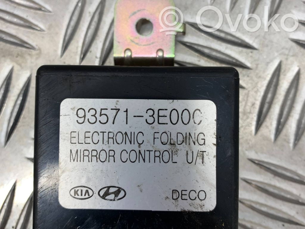 KIA Sorento Wing mirror control module 