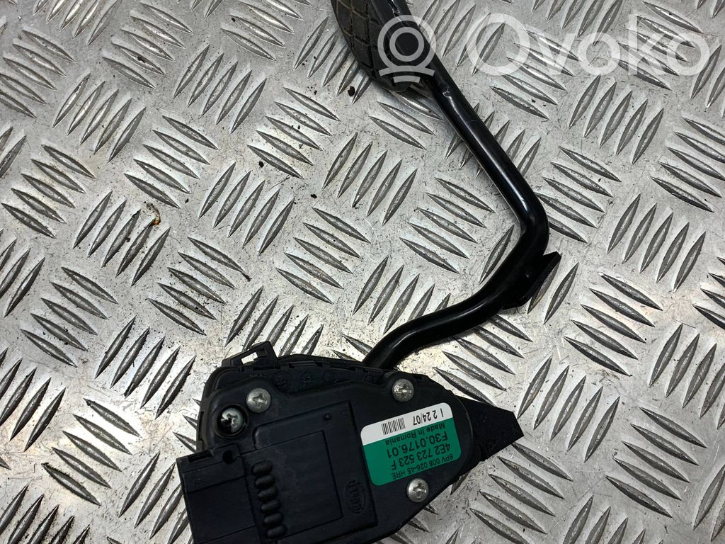 Audi A8 S8 D3 4E Gaspedal 