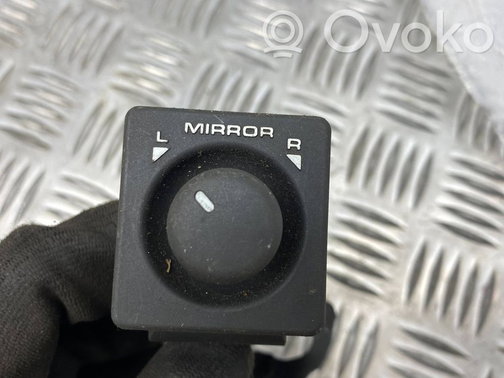 Land Rover Freelander Wing mirror switch 