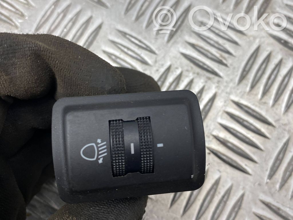 Audi A4 S4 B5 8D Headlight level height control switch 